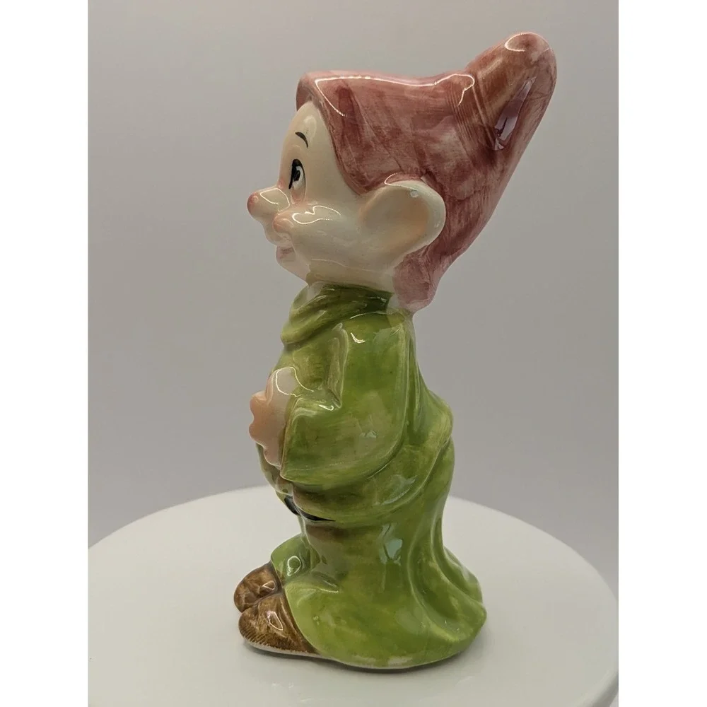 Disney Snow White And Dopey Salt And Pepper Shakers Kneeling
